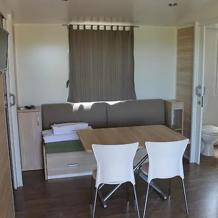 Kompleks wypoczynkowy Mobile Homes Chinto 3*